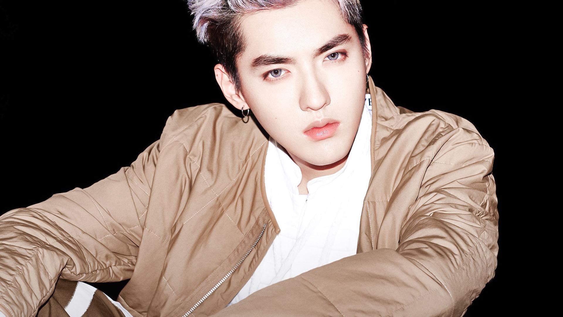 而贡献这段"rap"素材的就是知名流量明星吴亦凡.