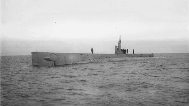 第一艘中型鱼雷潜艇图片