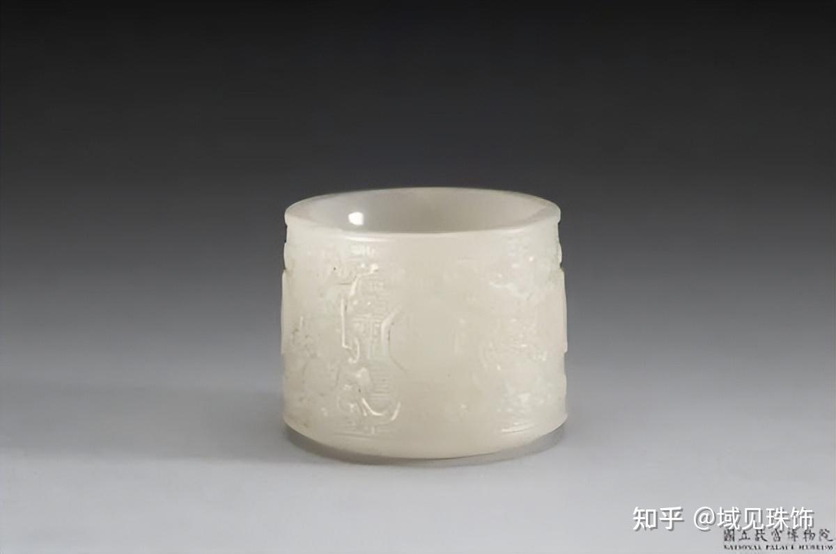 扳指的演变:从实用工具到文化象征|绿色搅胎玻璃扳指 - 知乎
