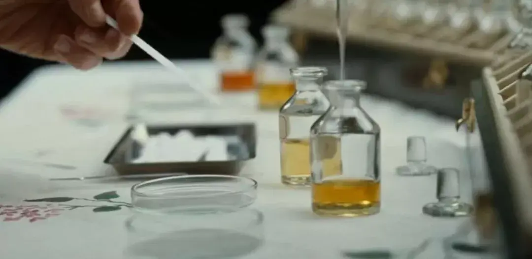 香调:醛香花香调前调:乙醛 柠檬 橘子 橙花油中调:茉莉 玫瑰 依兰花后