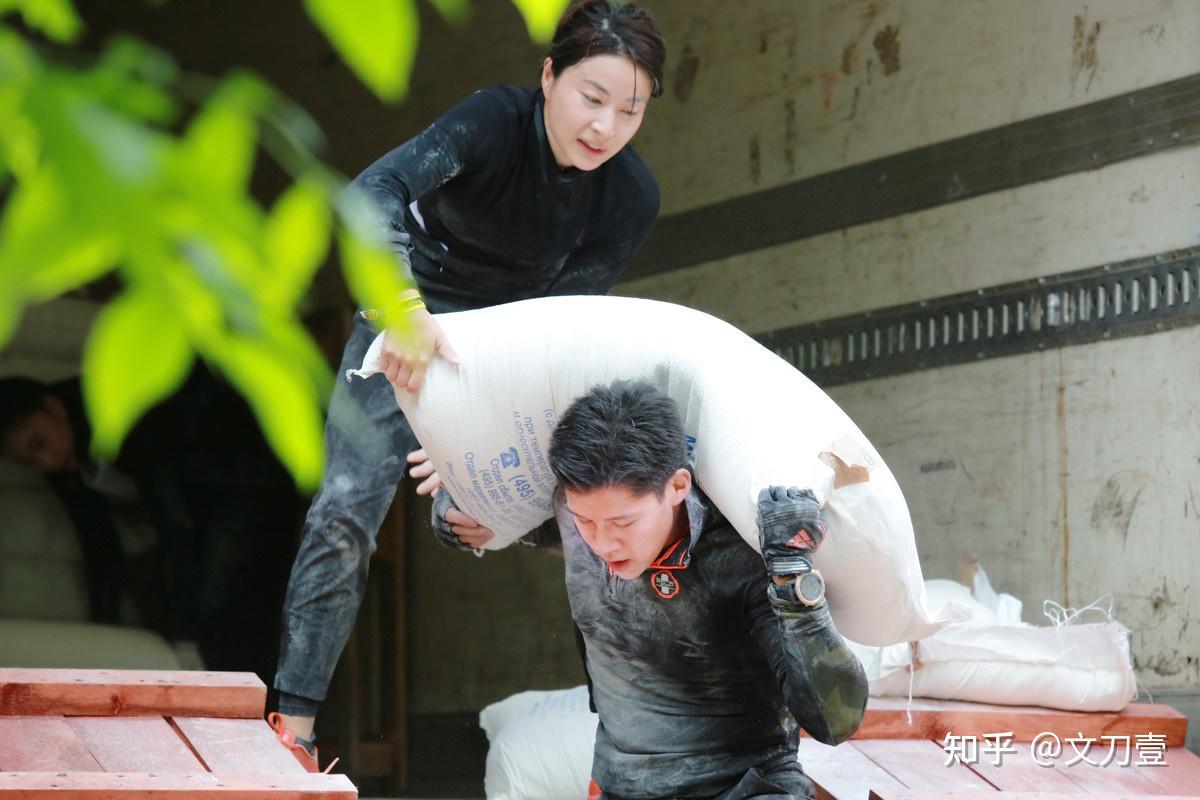 富不过三代?霍启刚凭什么能成为人生赢家?-1霍启刚