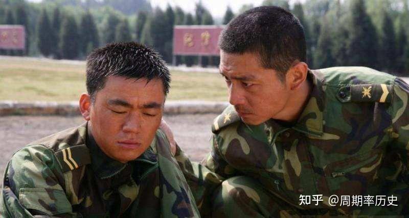 士兵突击:成才、许三多同年入伍,为何成才先转士官?有三大优势 - 知乎