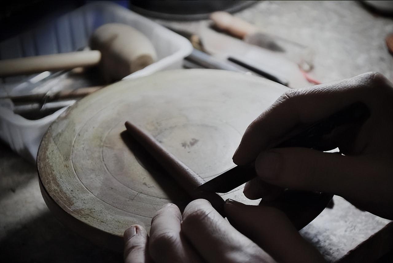 潮州短视频营销制作公司 电焊工学艺十年成制壶大师,作品一上市就被抢空