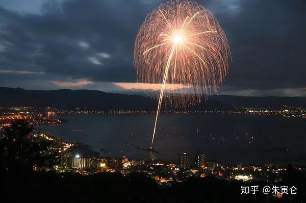 解锁日本夏季之美 天空中开出上万朵花 知乎