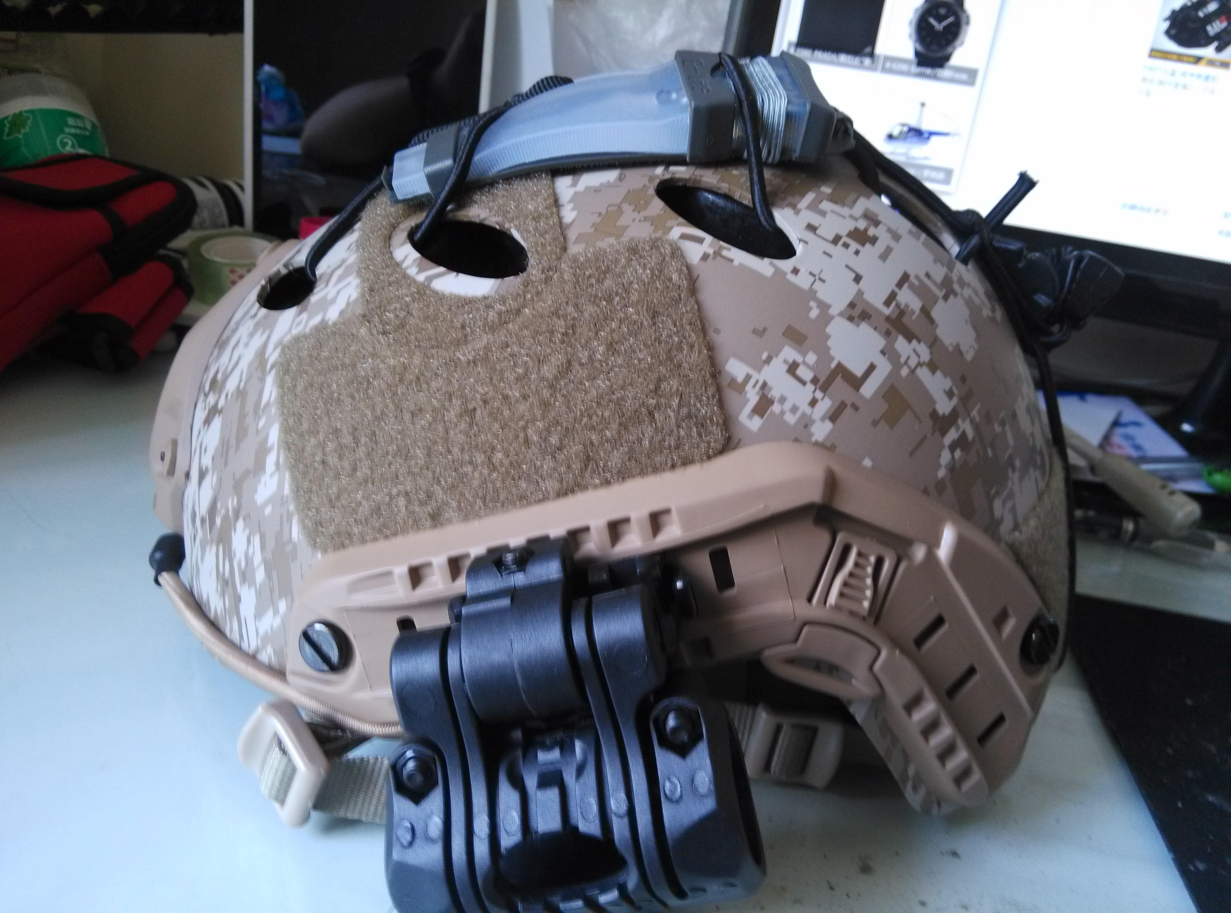 戴战术头盔骑电动车什么感觉(如下图所示)?