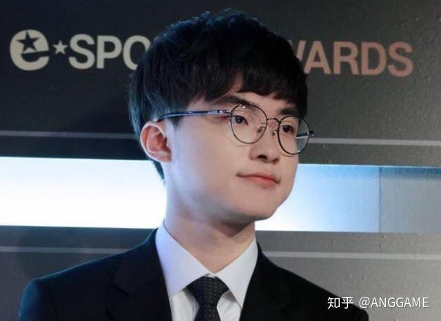 中记录的"世界上第一个职业玩家"dennis "thresh" fong(方镛钦)就入选