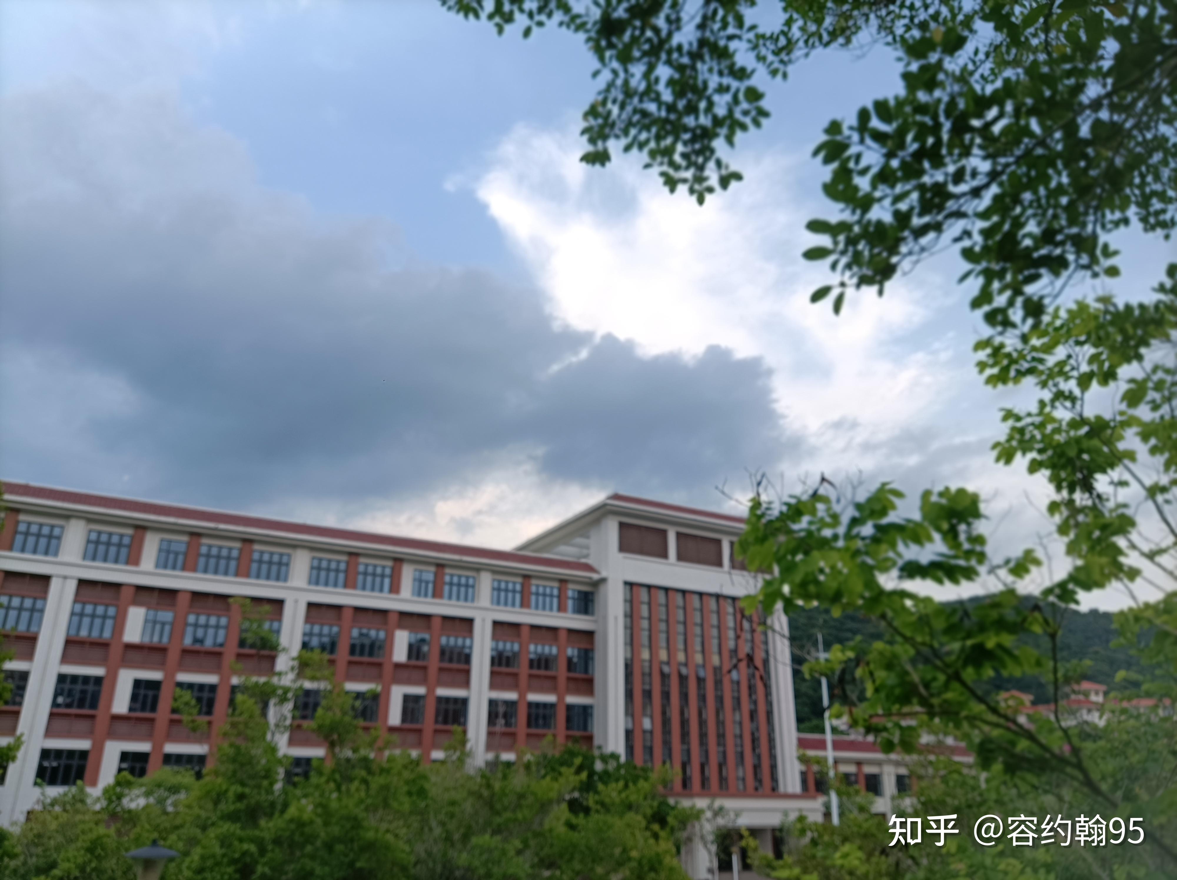 广州南方学院校园风光图片