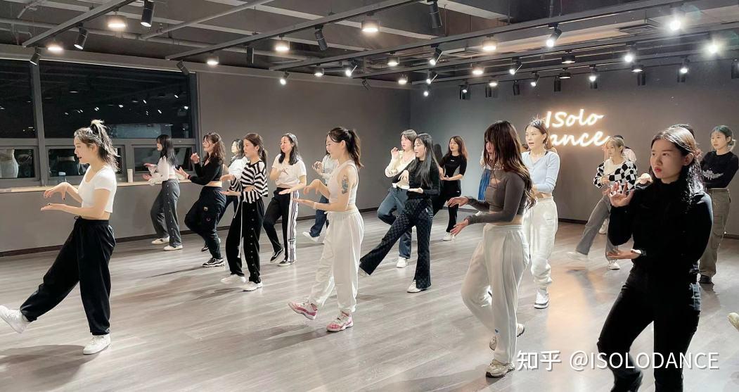 划重点!新手学舞蹈必备的训练方法和技巧 - 知乎