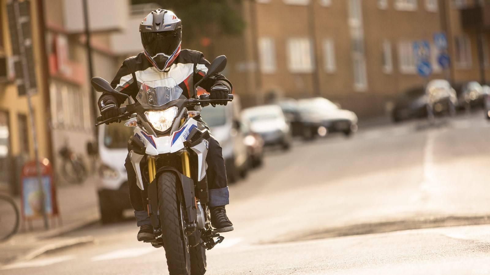 外观微调led灯上身宝马g310rgs小改款测试车曝光