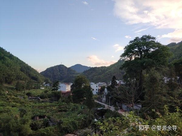 带着这么多好奇,我们也开始熟悉嶂山村了.