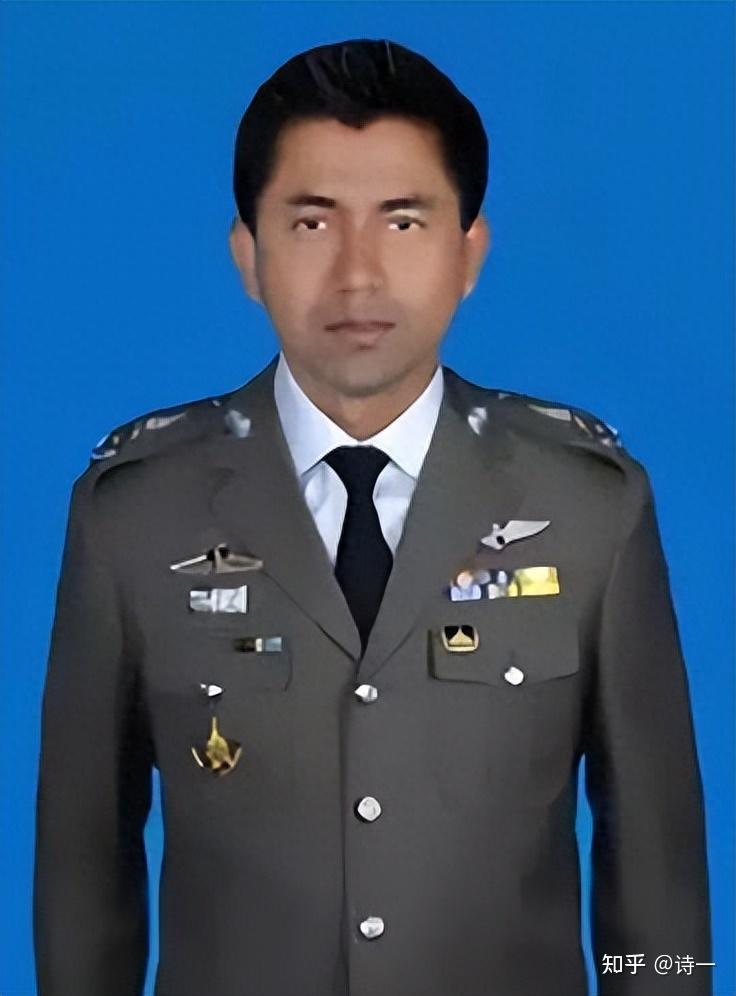 这位"火箭高手"既有业务口完美履历,又有边境打击暴恐一线成绩,想不提