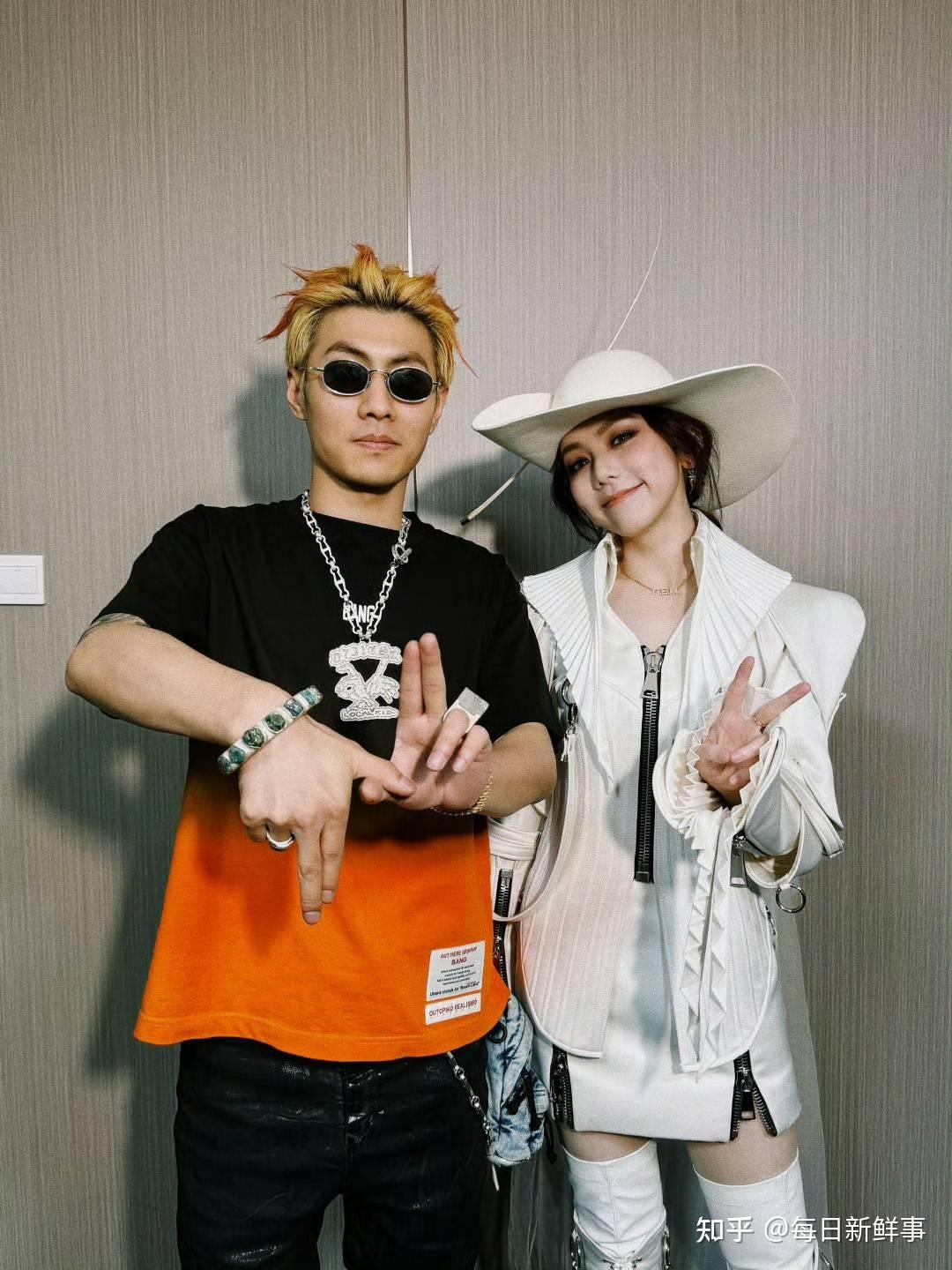 说唱歌手刘聪与凡希亚现身长沙街头 引发网友热议