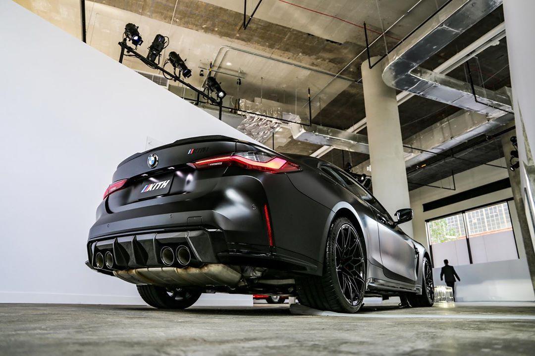 海外实拍全新宝马m4黑武士造型的xkith限量版车型