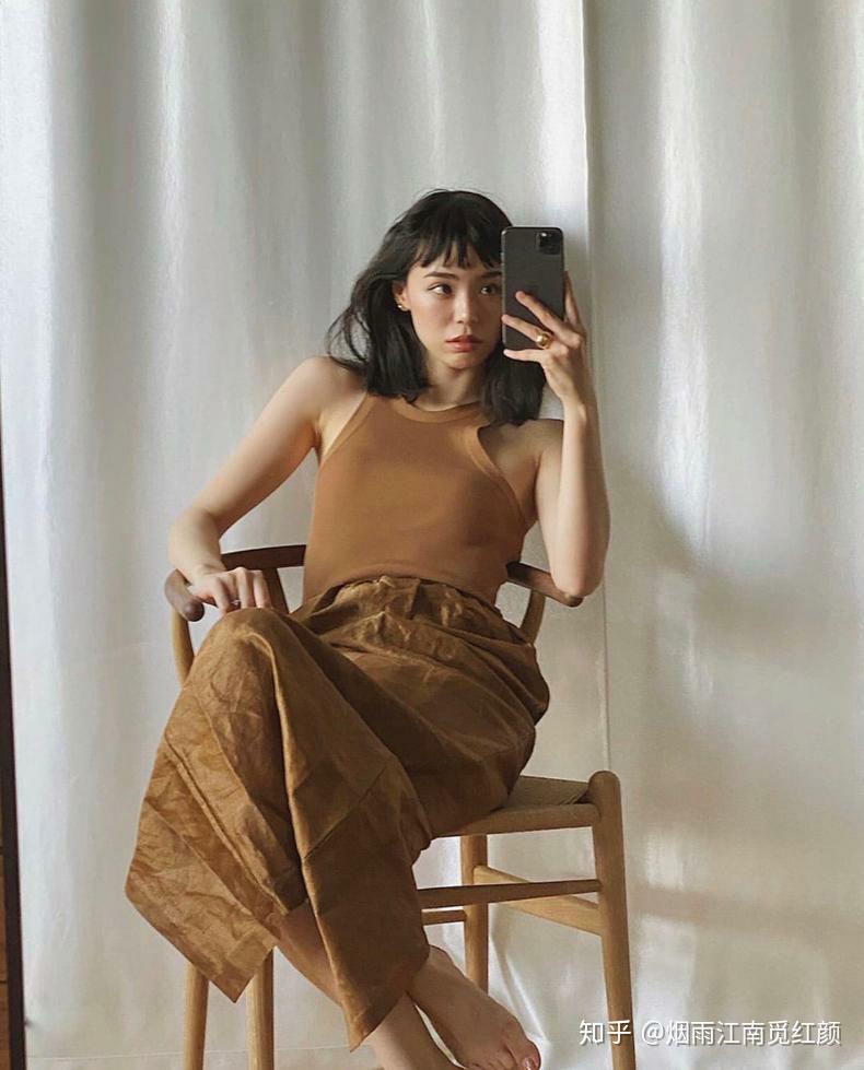 日本博主junkokato加藤顺子偏爱剪裁高级凸显曲线的裙装有种低调的