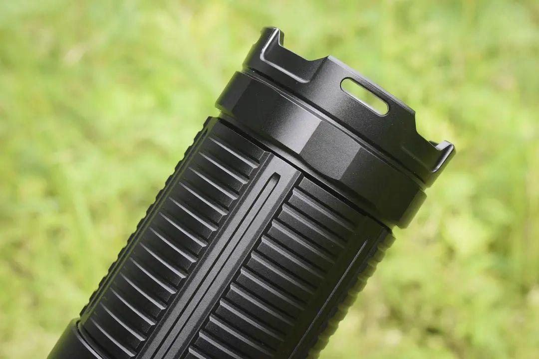 测评丨全能悍将fenixlr40rv20户外搜索强光手电体验