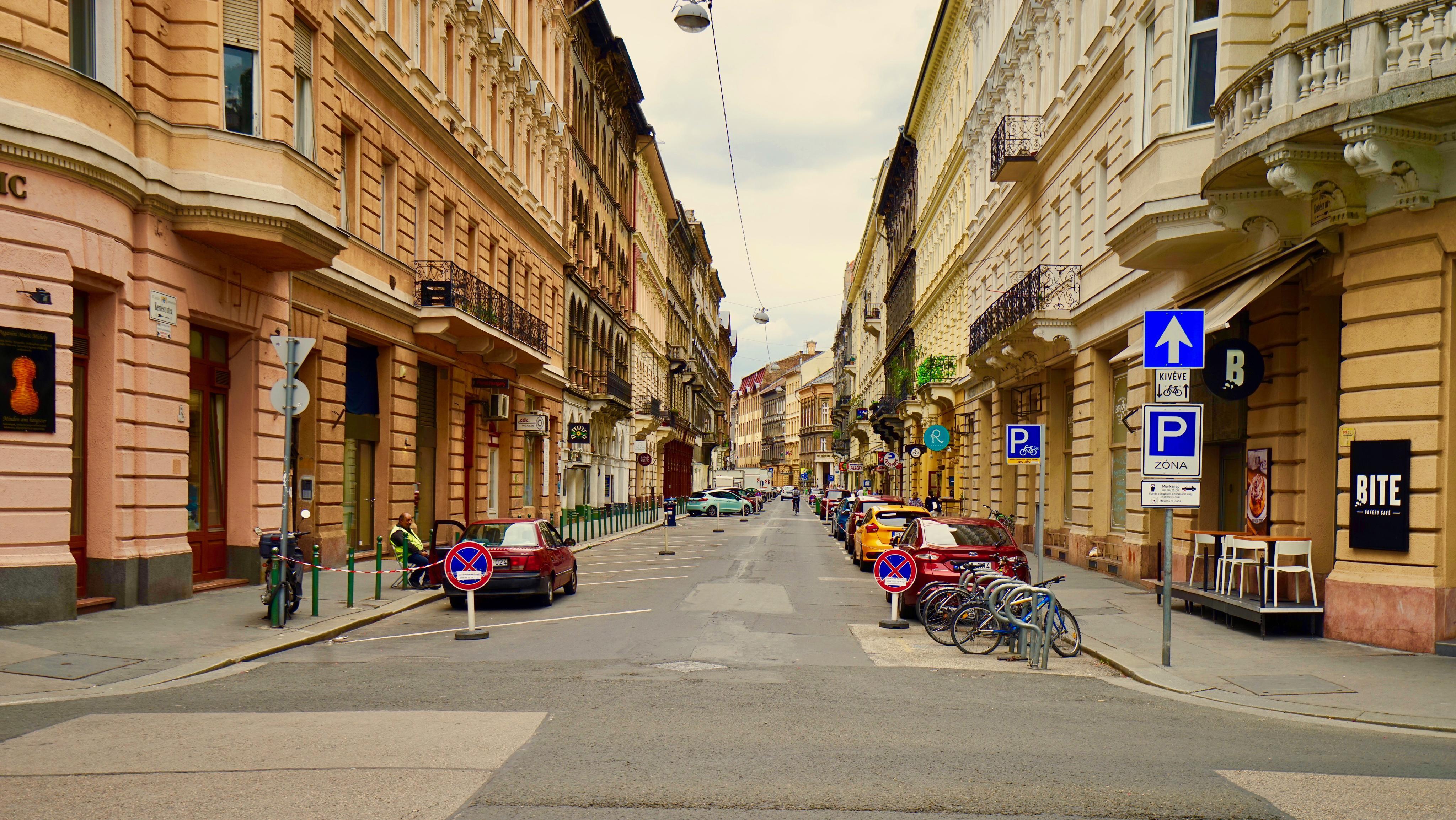 伤痕累累的多瑙河明珠布达佩斯