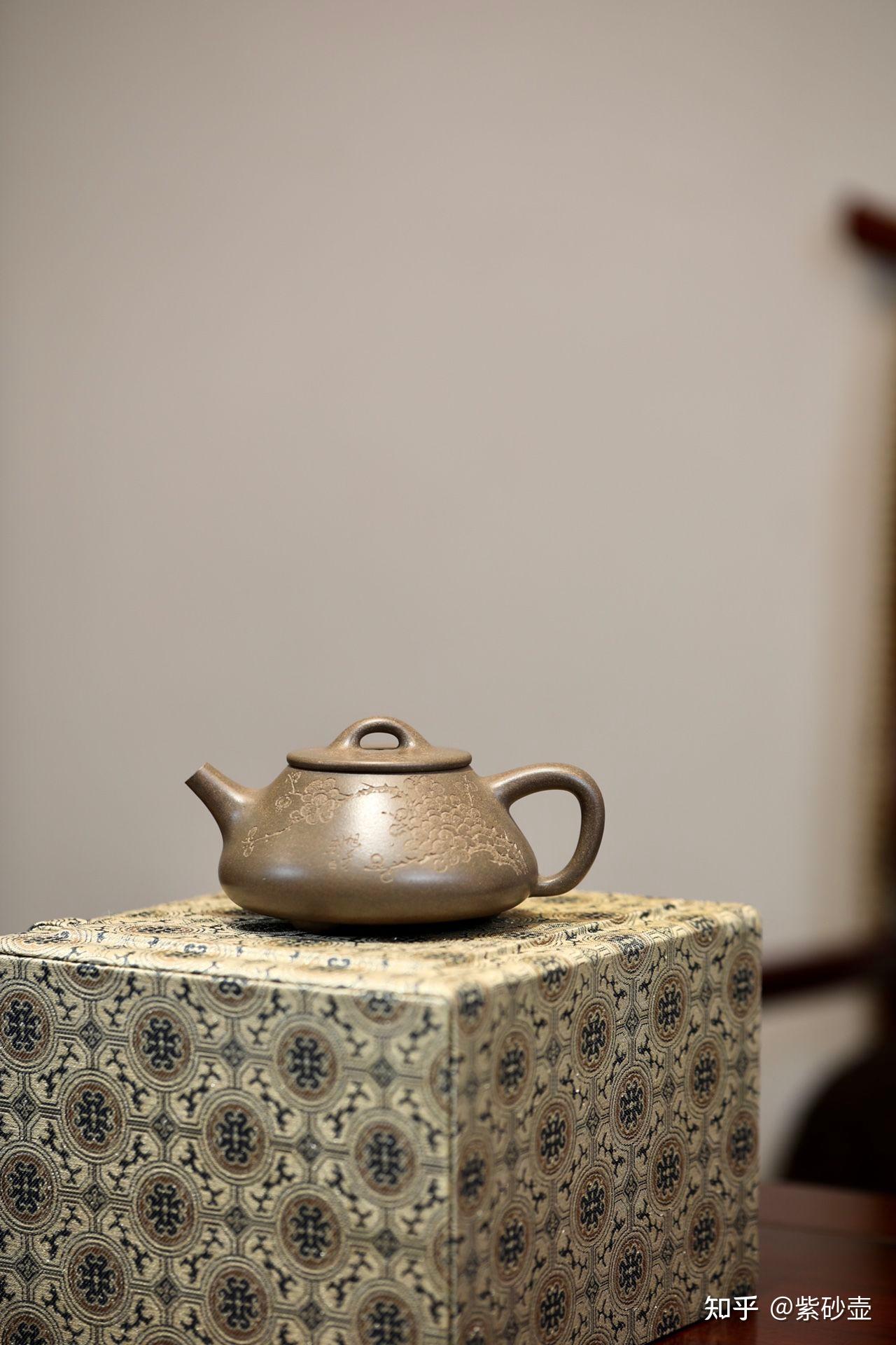 蟹壳青料紫砂壶