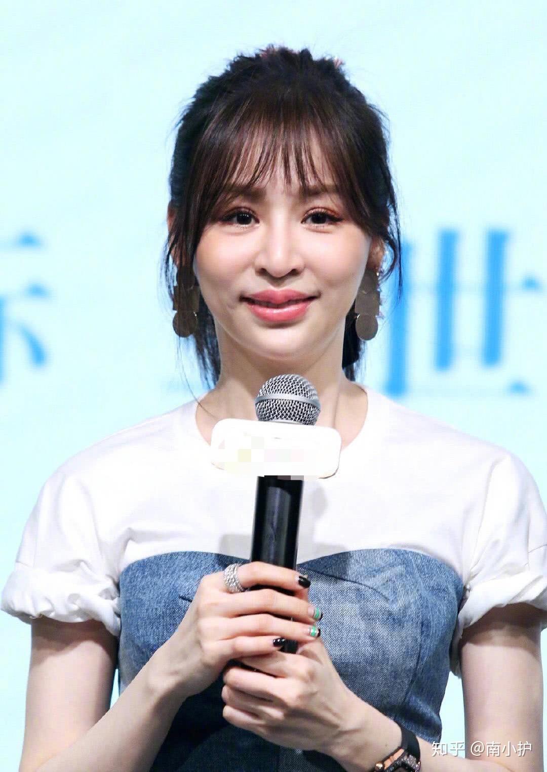 像很多女明星三十多岁看上去也像二十多岁的样子,但是王心凌的近照就