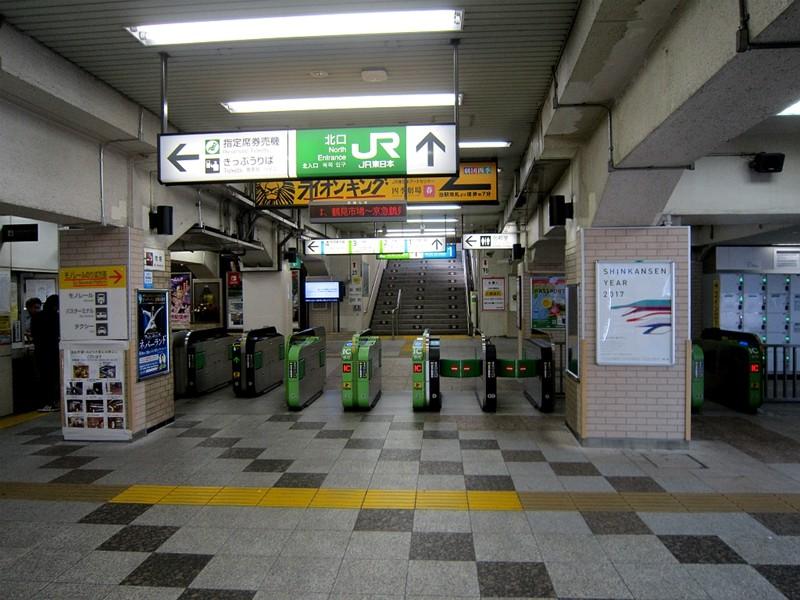 山手线上的这个车站站台上,有一尊撒尿小童的雕塑,你知道吗? - 知乎