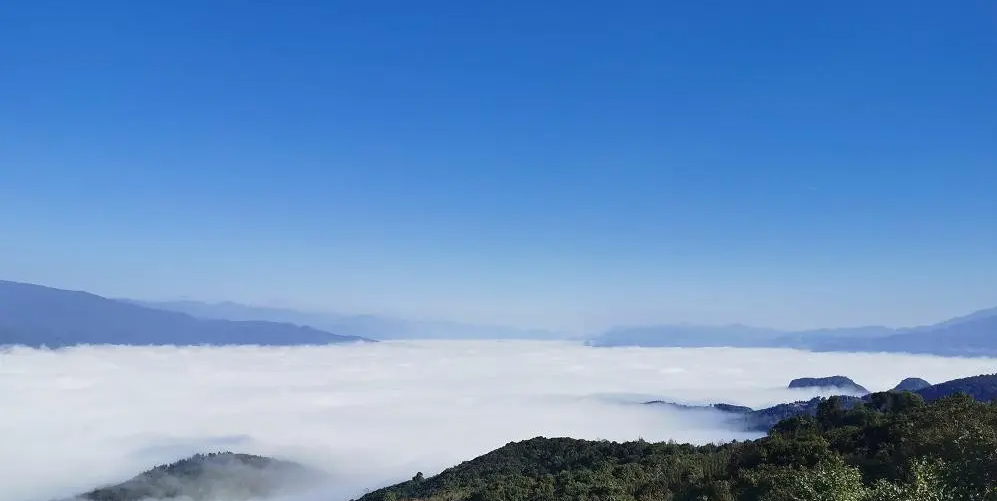 碧蓝的天空万里无云 - 知乎