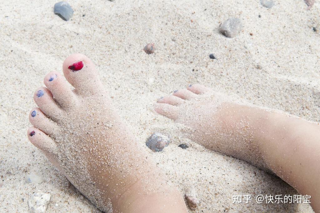 看到小手小脚的时候.
