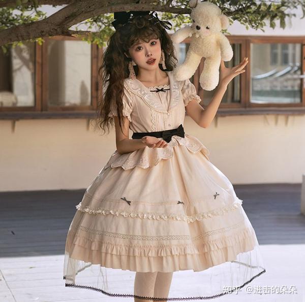 有没有比较日常的那种lolita推荐一下？ - 知乎
