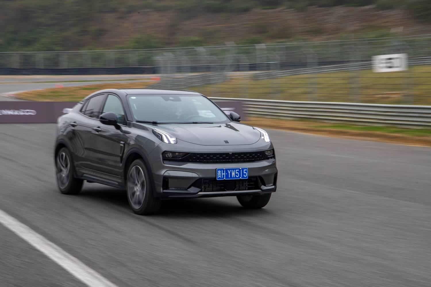 能上山越野也能赛道豁圈,领克05证明了轿跑suv的意义