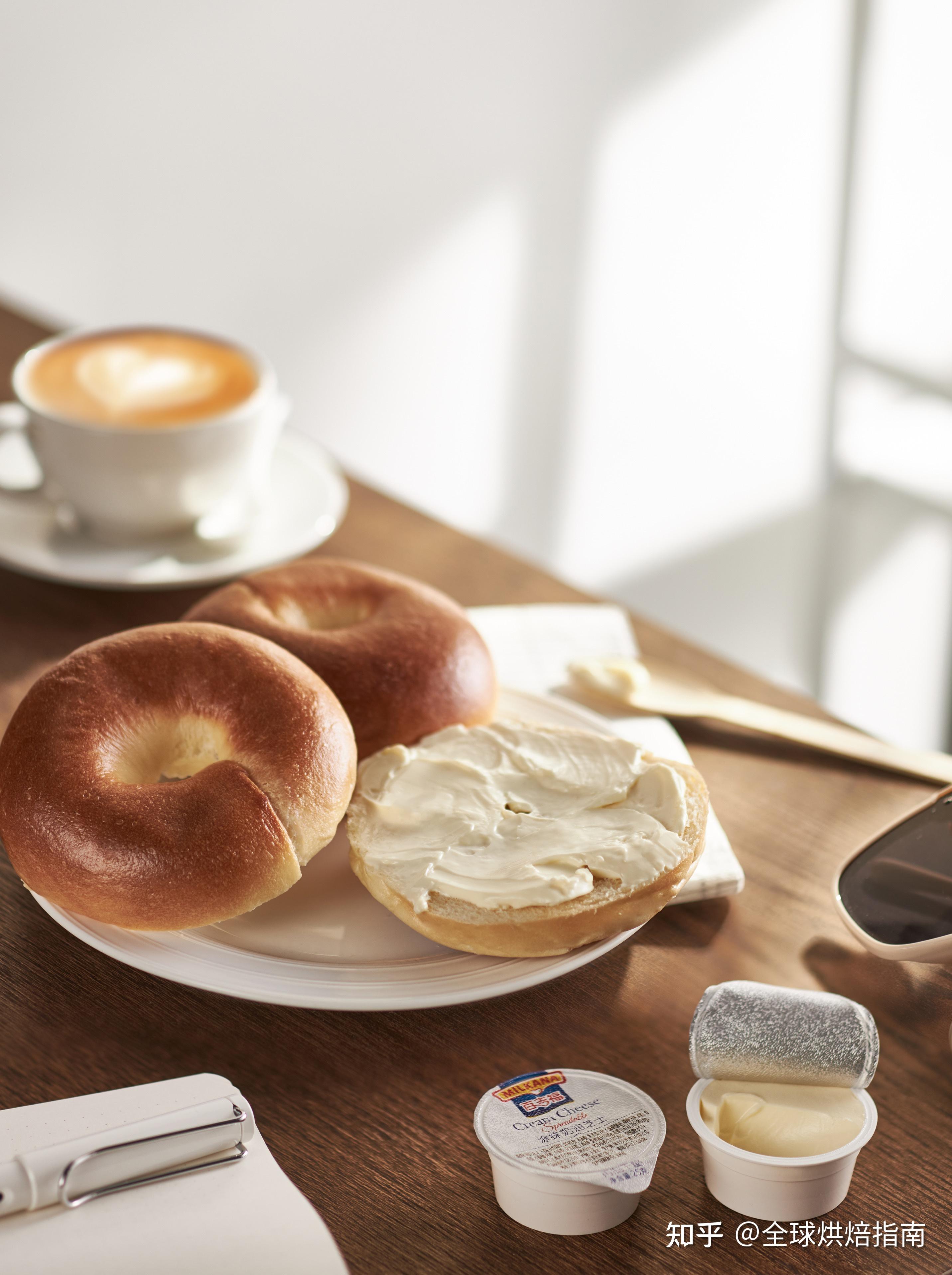 芝士助力烘焙场景扩容!亚卡芙,百吉福用热食柜迎接城市饮食变迁