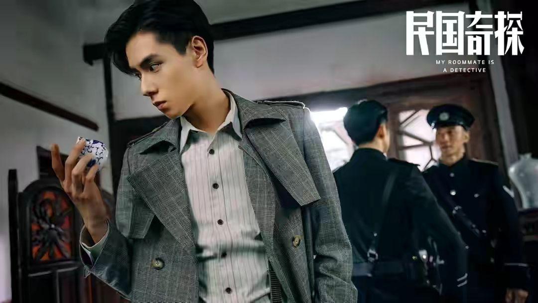 他来了他来了他带着192的小娇妻回来了