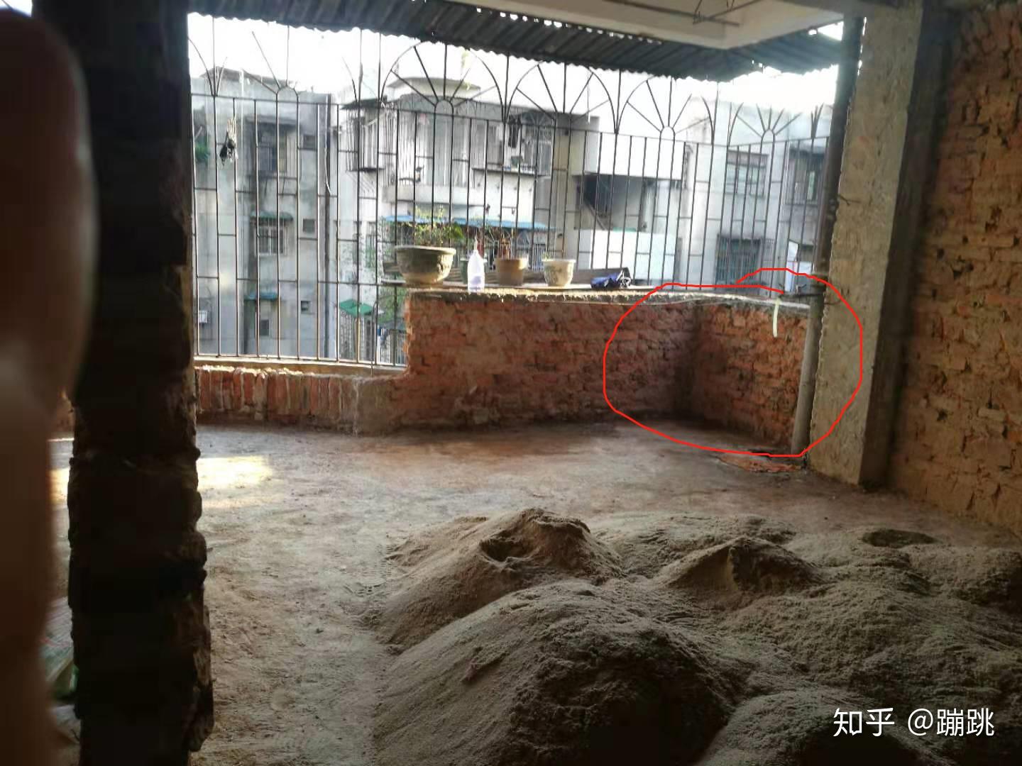 求结构工程师,建筑师,土建师帮忙看看悬挑阳台承重问题