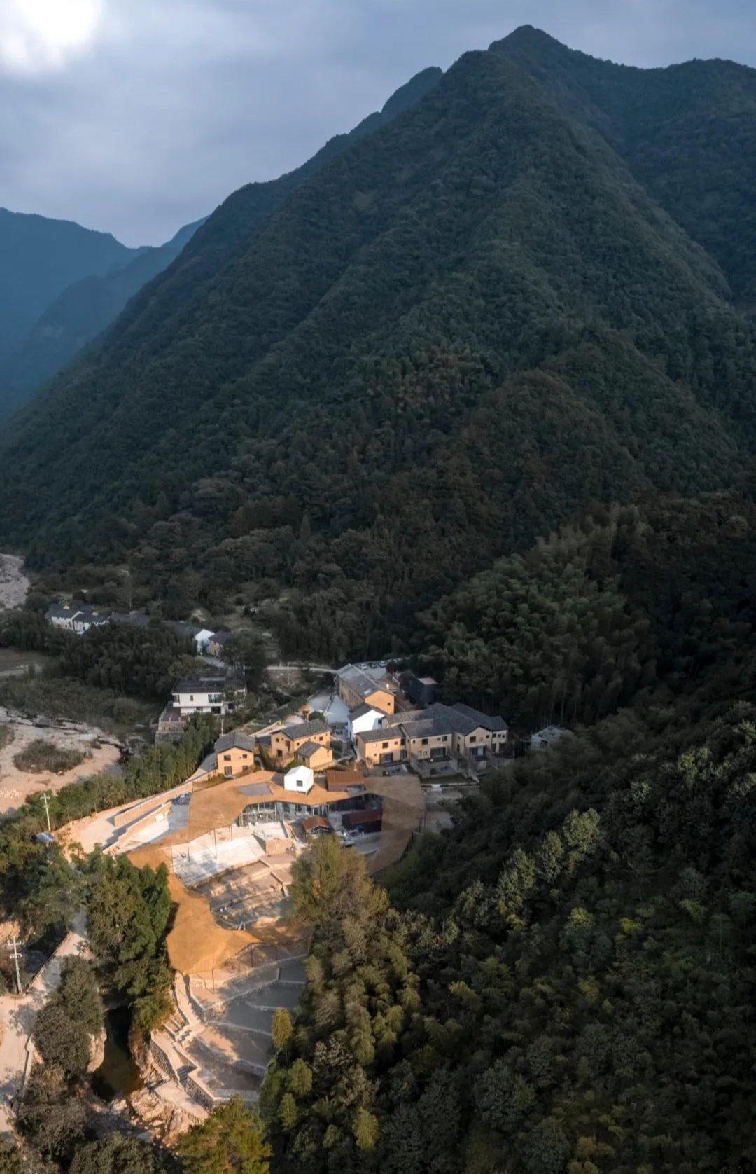 藤本壮介新作桐庐青龙坞放语空流云廊落成