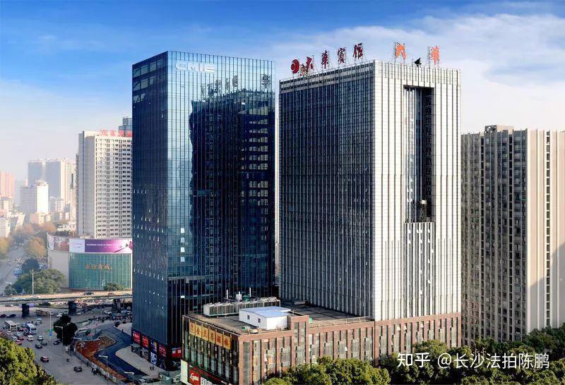 67东塘商圈,路口双地铁上盖,大华宾馆写字楼一整层法拍.