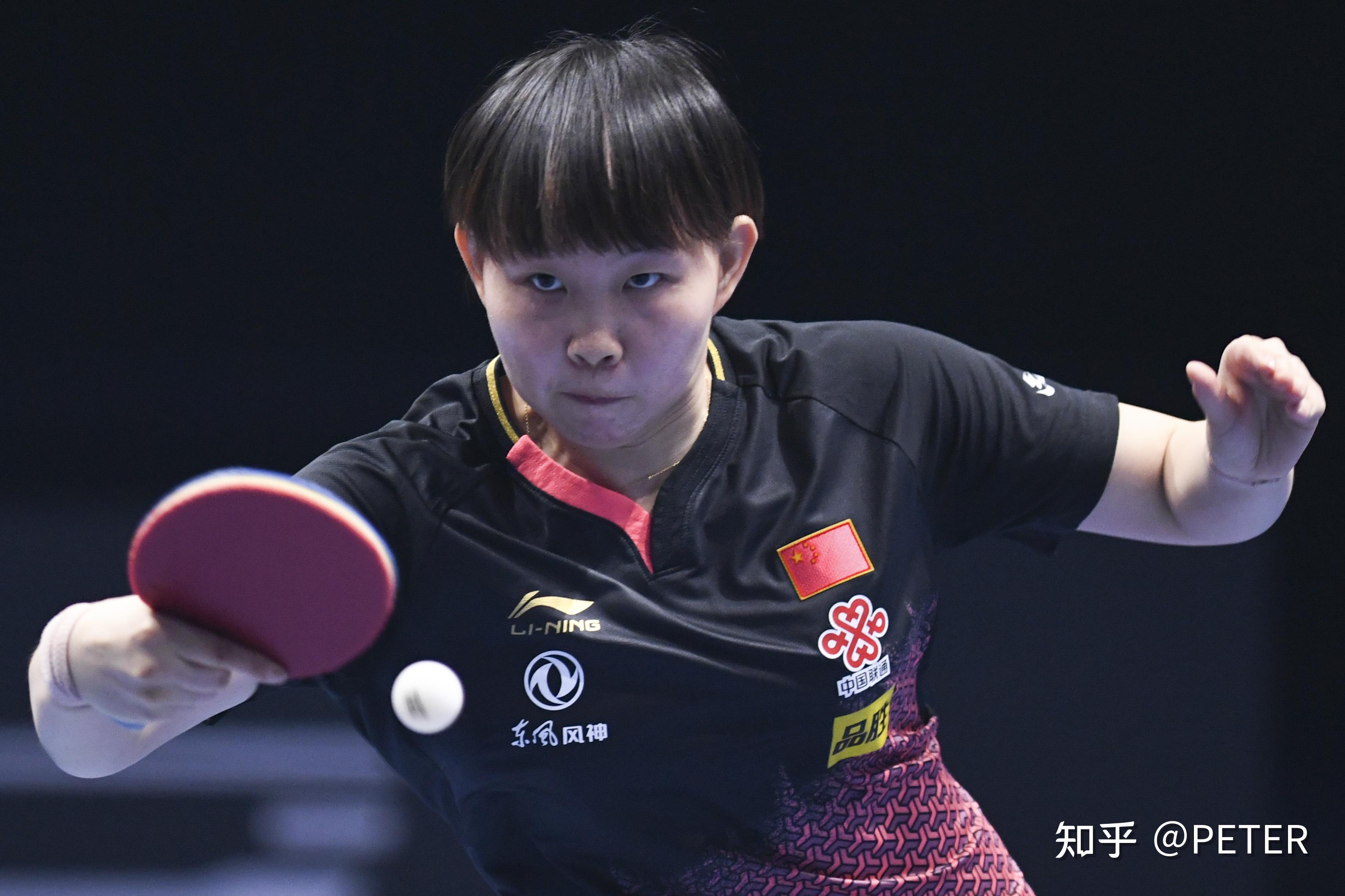 乒乓球向前拱比较顶的侧上旋球怎么发