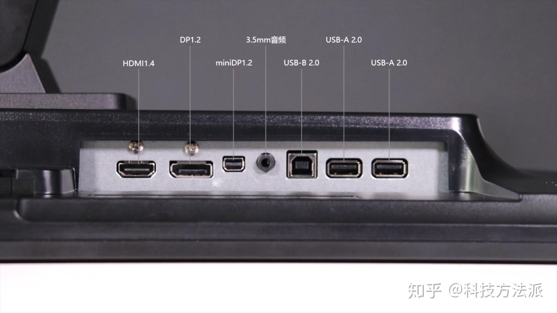 接口方面,明基pd2700q配有三个视频输入接口,hdmi1.4,dp1.2和minidp1.