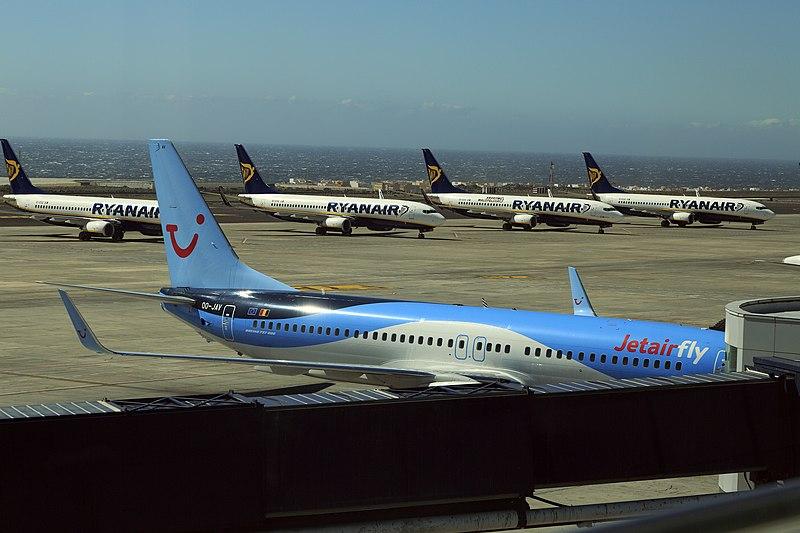 维也纳机场的 wizz air 和 ryanair 飞机图片作者:aron szegedi瑞安