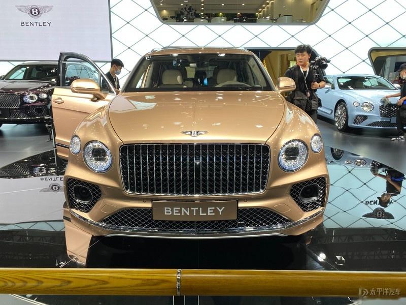 2022粤港澳车展探馆宾利添越长轴距版实车