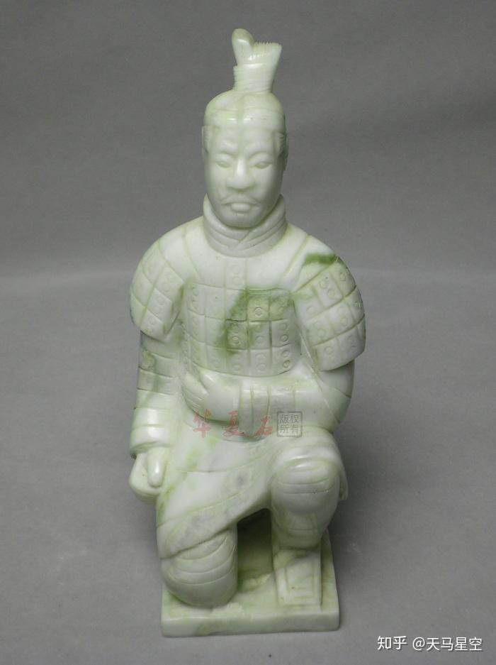 去过陕西旅游的人都应该知道,剪纸,皮影,兵马俑,钟楼,蓝田玉等等是