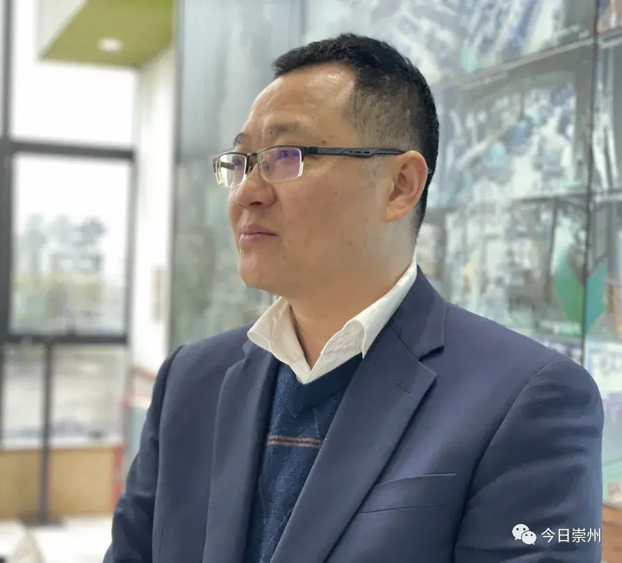 成都汇鸿教学设备有限公司人事行政经理叶建康期待政府能够多出台一些