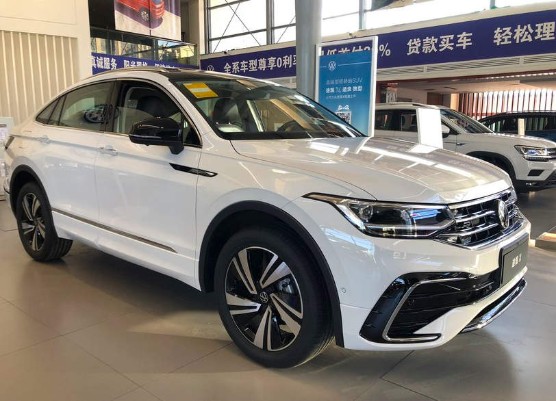 2021款大众途观x到店实拍极光白色车身很耐看配20t双离合