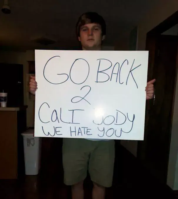 国外机场那些接机的奇葩画面可以再搞笑一点吗