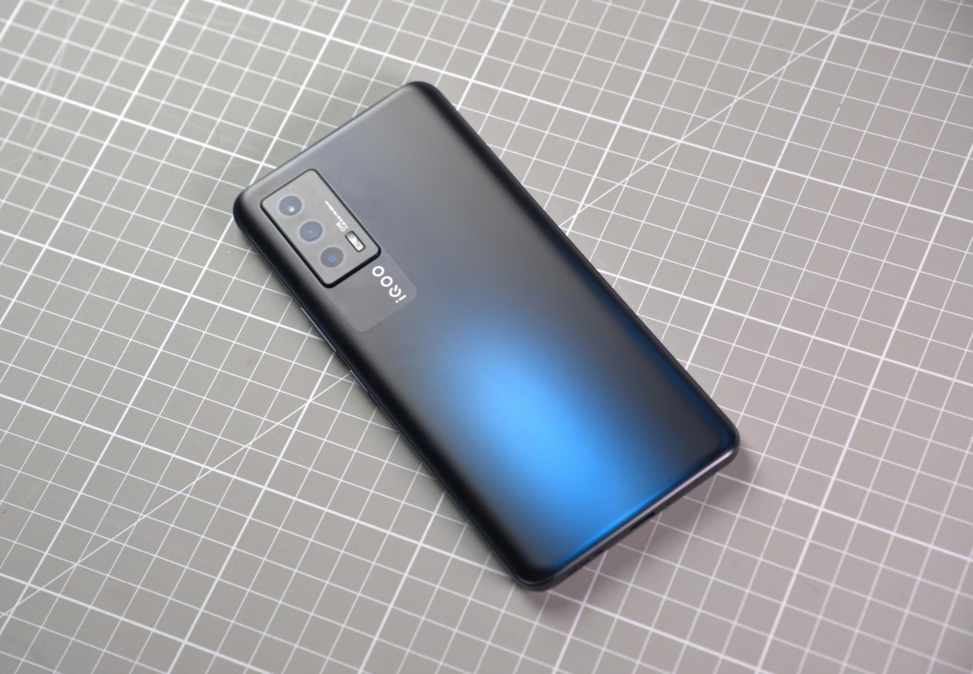 iqooneo5上手评测更强了还更便宜了