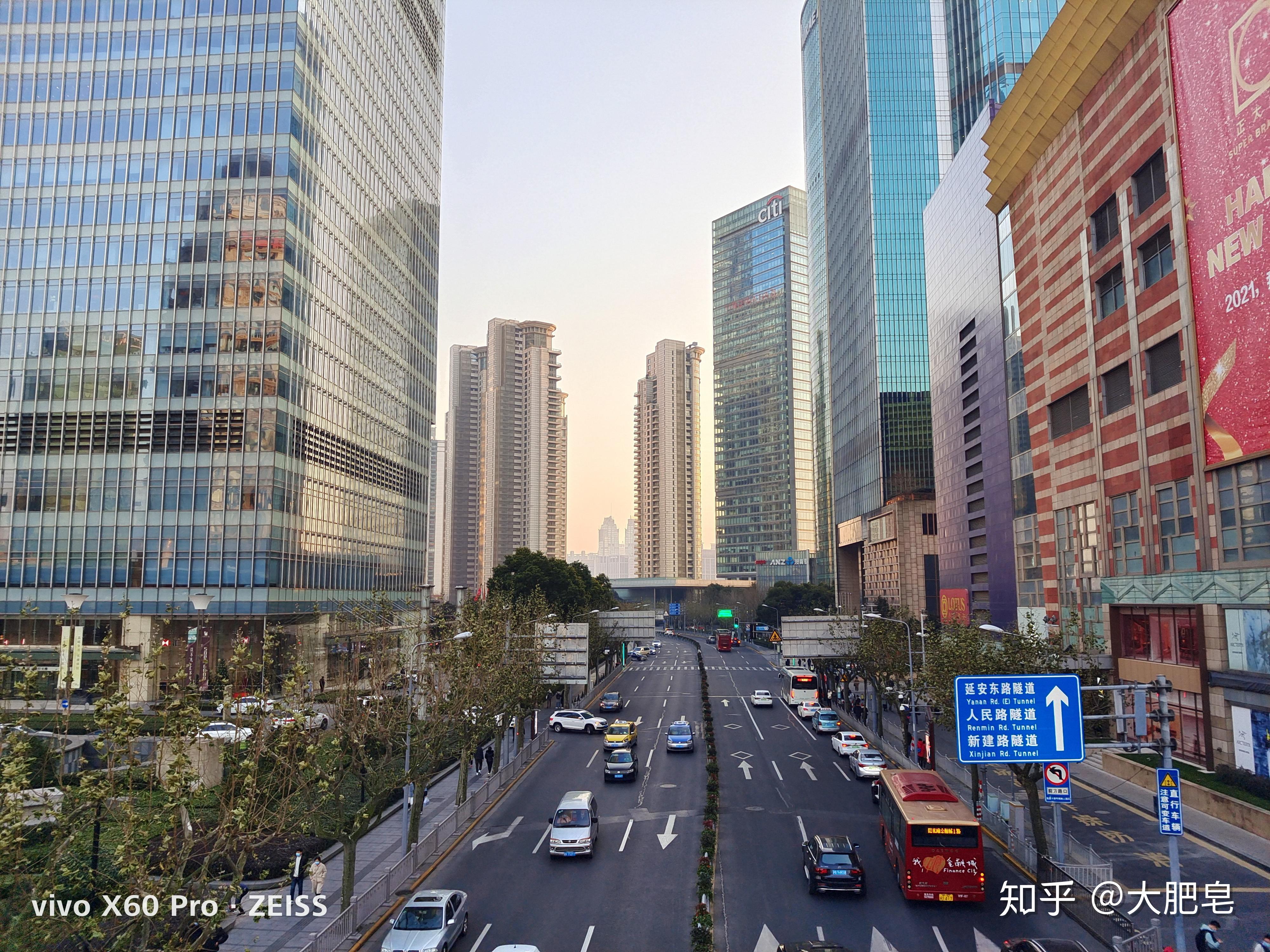 刀锐奶化"这八个大字来形容vivo x60 pro的样张真是再好不过了