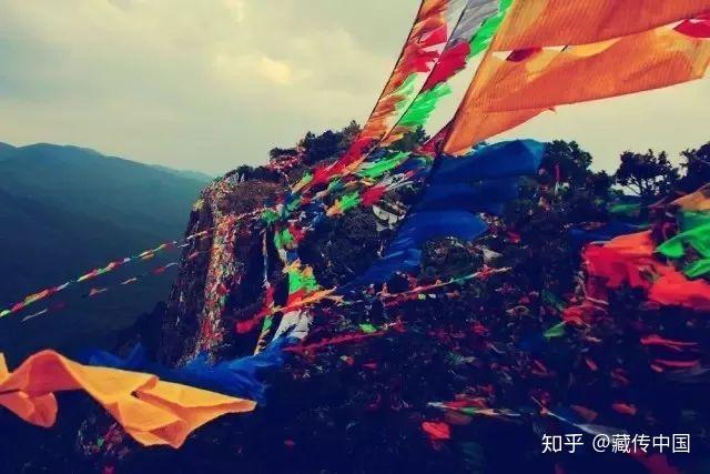 你知道西藏随处可见的“经幡”有什么寓意吗? - 知乎