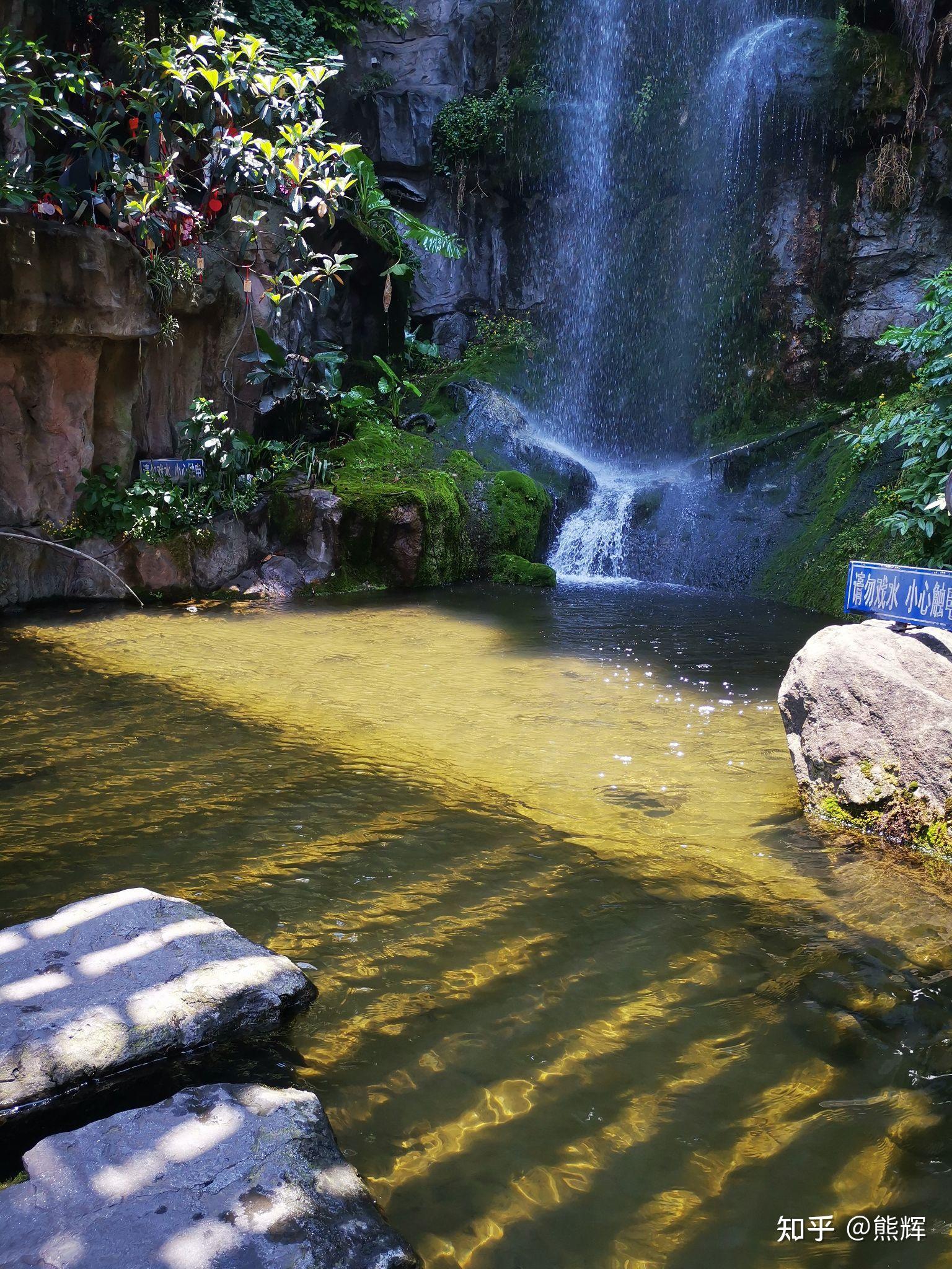 洪崖洞居然有瀑布