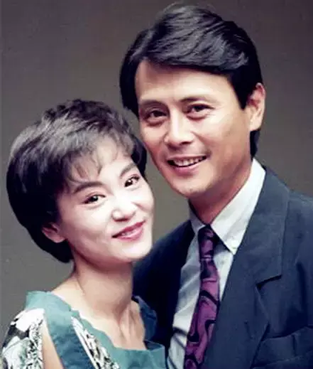 心中大抵也有个琼瑶梦,她的男朋友,就是彼时演技与颜值并存的刘德凯