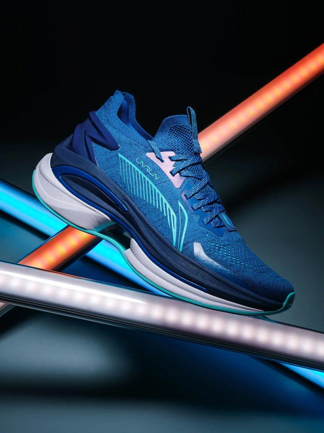 李宁又有秘密武器这双吾适5s跑鞋究竟强在哪里