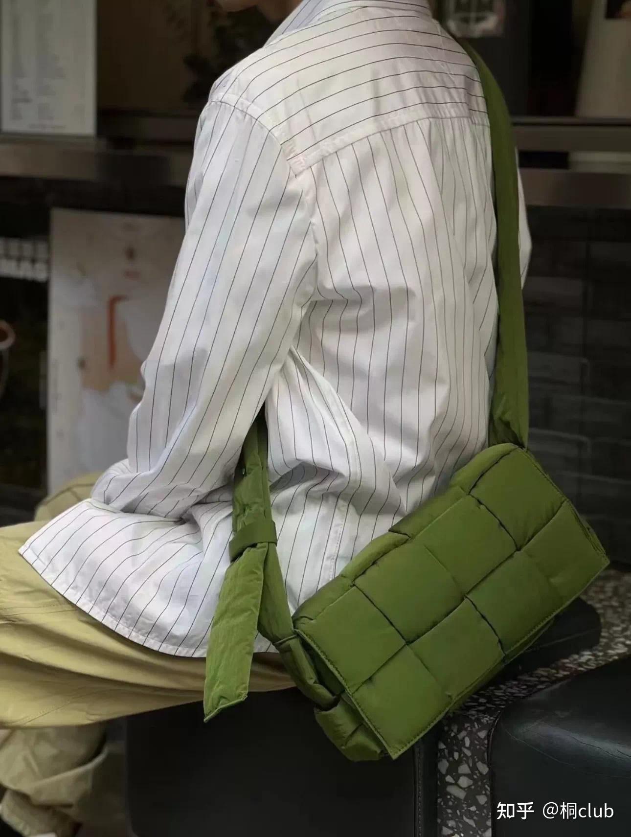 小桐帮你省1wbv尼龙斜挎枕头包快来看