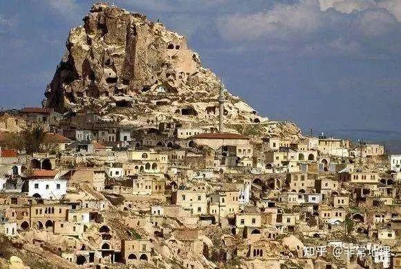 澳大利亚大陆南部,美国肯塔基和印第安纳州,我国的云贵高原及滇南谷地