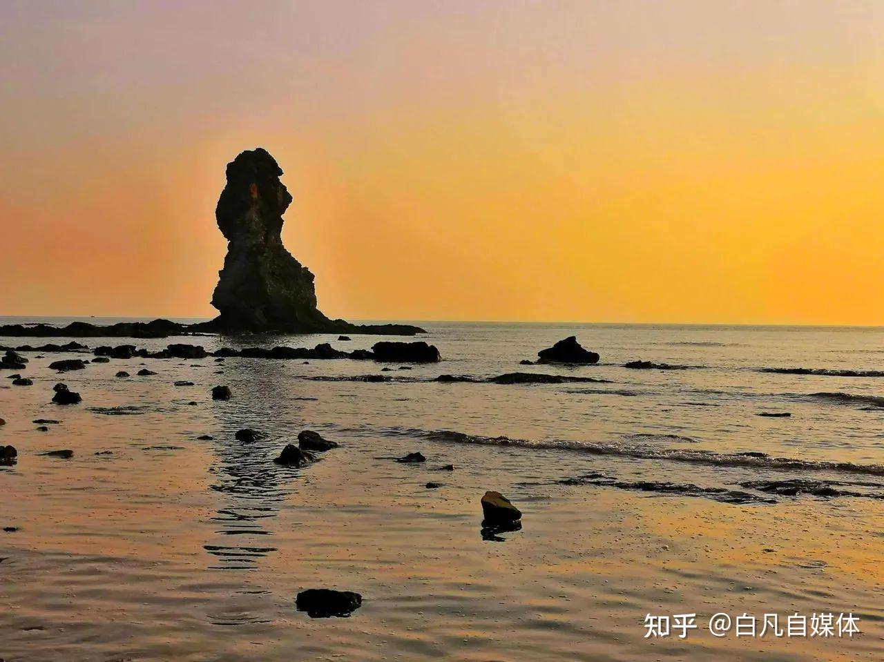 青岛"石老人"海蚀柱系自然坍塌 - 知乎