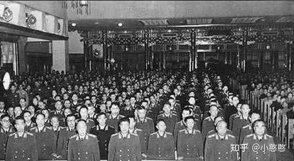 1955年全军授衔，总理念到了一位中将的名字，他为何却不肯上台？ - 知乎